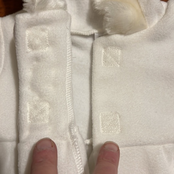 Starting Out Baby White Coat Faux Fur Hoodie Rosettes Velcro Closure 3M NWOT - Picture 3 of 10